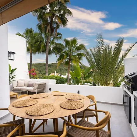 아파트 Lomas De La Quinta Modern Luxury Views 베나하비스